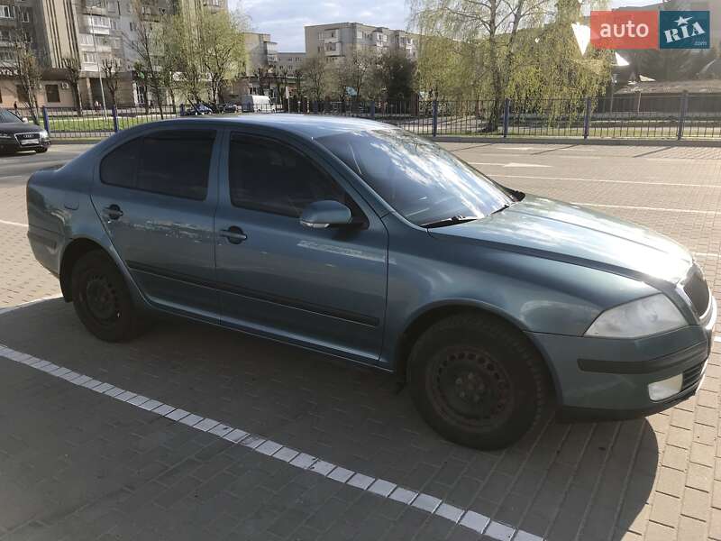 Лифтбек Skoda Octavia 2005 в Сокале