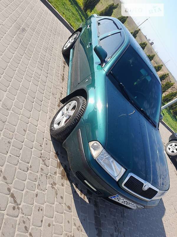 Лифтбек Skoda Octavia 2001 в Городке