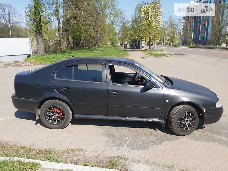 Ліфтбек Skoda Octavia 2003 в Чернігові