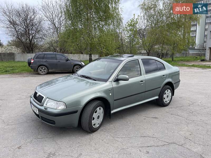 Лифтбек Skoda Octavia 2002 в Харькове