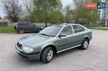 Лифтбек Skoda Octavia 2002 в 