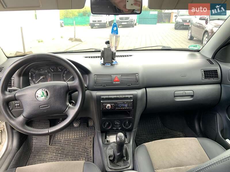 Лифтбек Skoda Octavia 2001 в Луцке