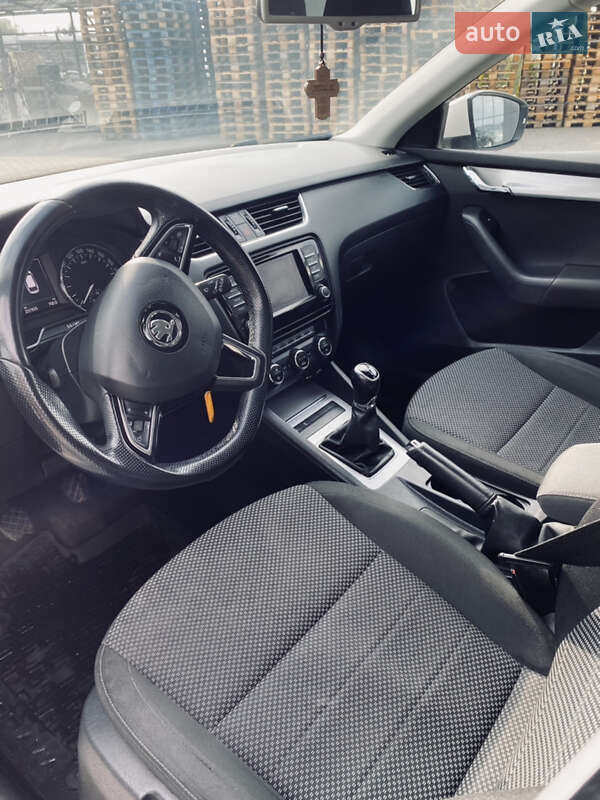 Универсал Skoda Octavia 2016 в Тернополе