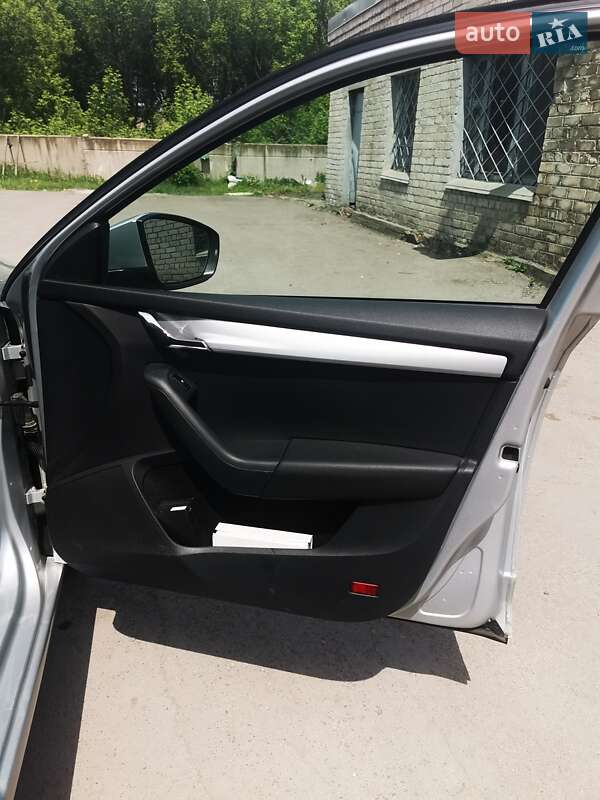 Универсал Skoda Octavia 2014 в Покровске