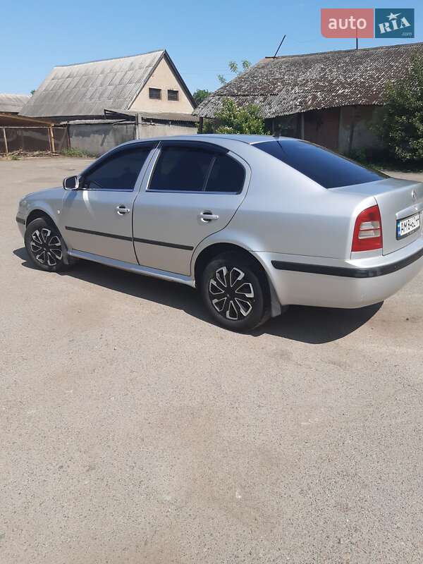 Лифтбек Skoda Octavia 2001 в Малине