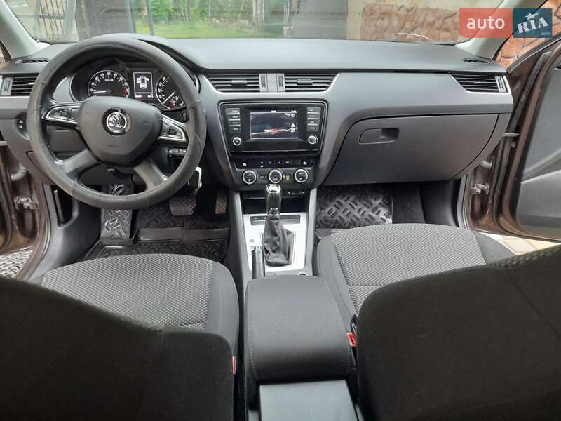 Универсал Skoda Octavia 2015 в Золочеве