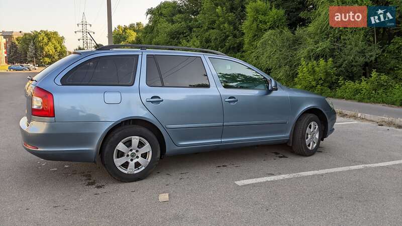 Універсал Skoda Octavia 2011 в Дніпрі