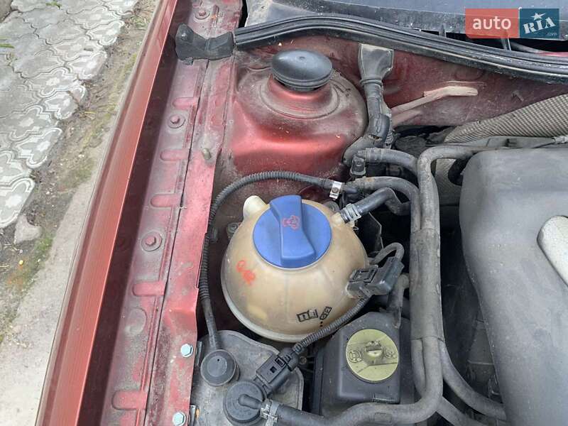 Лифтбек Skoda Octavia 2000 в Остроге