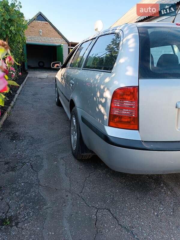 Универсал Skoda Octavia 2004 в Доброполье