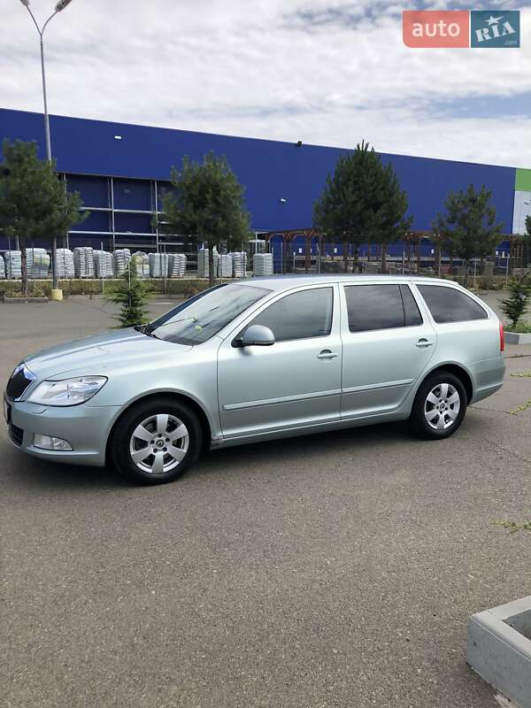 Універсал Skoda Octavia 2009 в Одесі