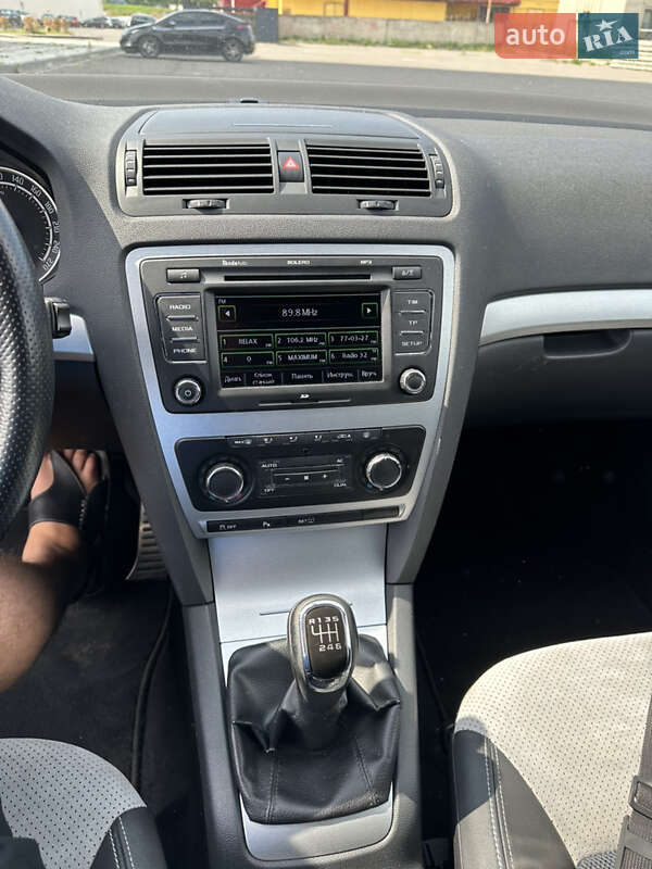 Универсал Skoda Octavia 2011 в Луцке фото 15 Универсал Skoda Octavia 2011 в Луцке