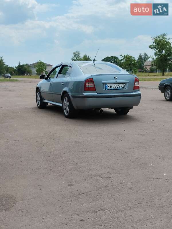 Ліфтбек Skoda Octavia 2002 в Києві
