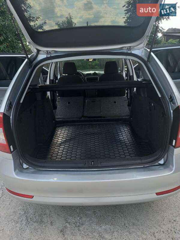 Универсал Skoda Octavia 2012 в Тячеве
