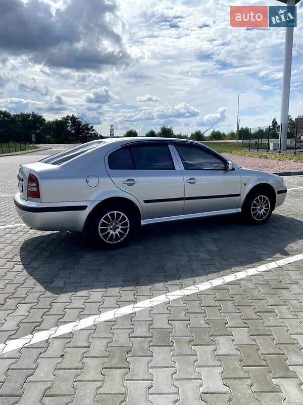 Ліфтбек Skoda Octavia 2003 в Житомирі
