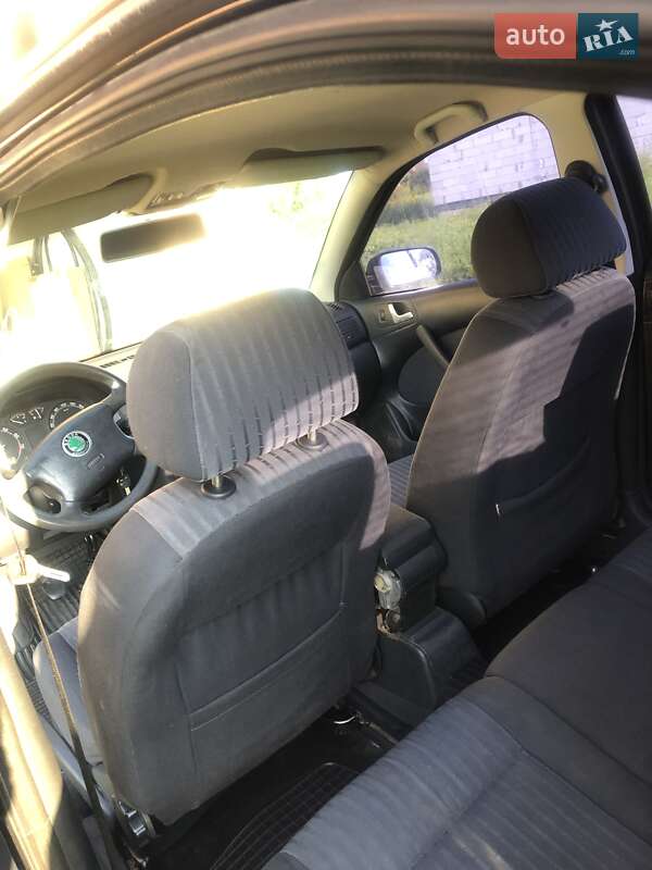Ліфтбек Skoda Octavia 2002 в Городку
