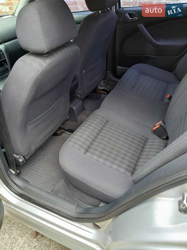 Универсал Skoda Octavia 2004 в Змиеве