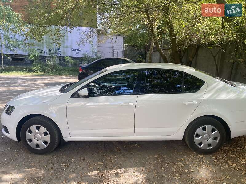 Лифтбек Skoda Octavia 2019 в Одессе