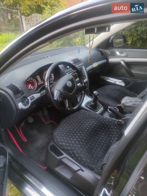 Универсал Skoda Octavia 2012 в Городке