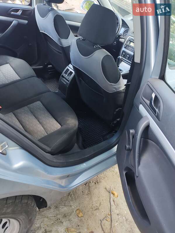 Універсал Skoda Octavia 2009 в Тростянці