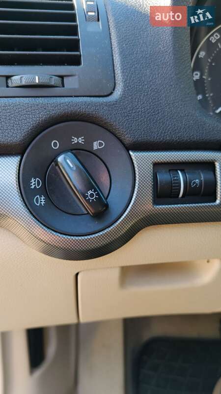 Универсал Skoda Octavia 2007 в Ровно