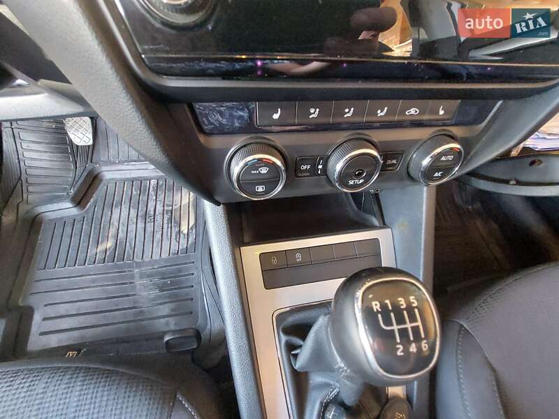 Ліфтбек Skoda Octavia 2013 в Романіву