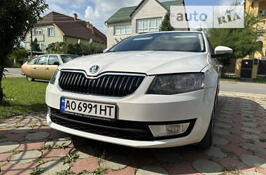 Універсал Skoda Octavia 2014 в Ужгороді