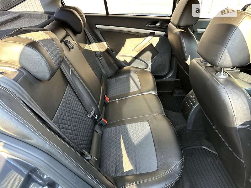 Лифтбек Skoda Octavia 2012 в Магдалиновке фото 52 Лифтбек Skoda Octavia 2012 в Магдалиновке