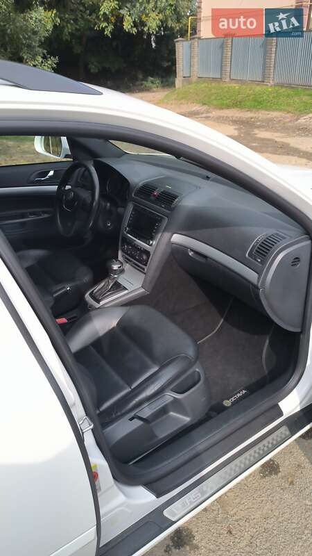 Універсал Skoda Octavia 2011 в Чернівцях