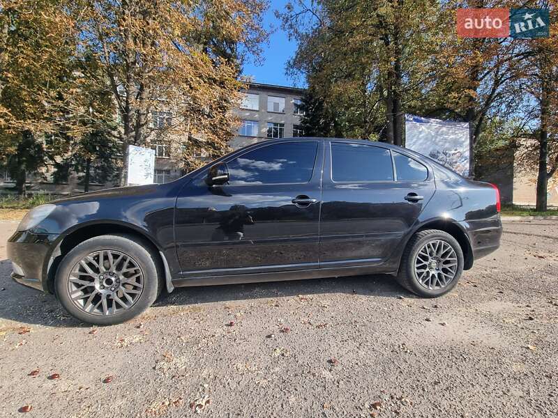 Ліфтбек Skoda Octavia 2010 в Дніпрі