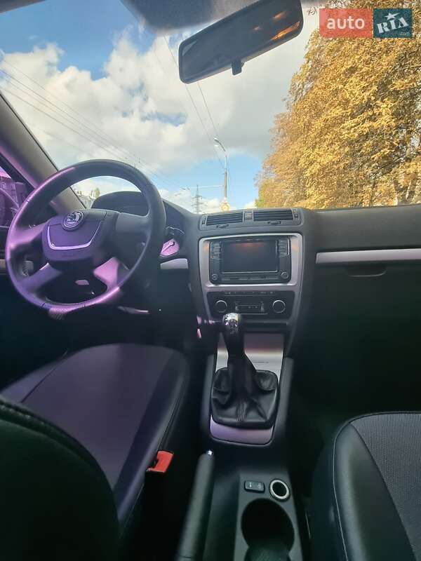 Ліфтбек Skoda Octavia 2010 в Дніпрі