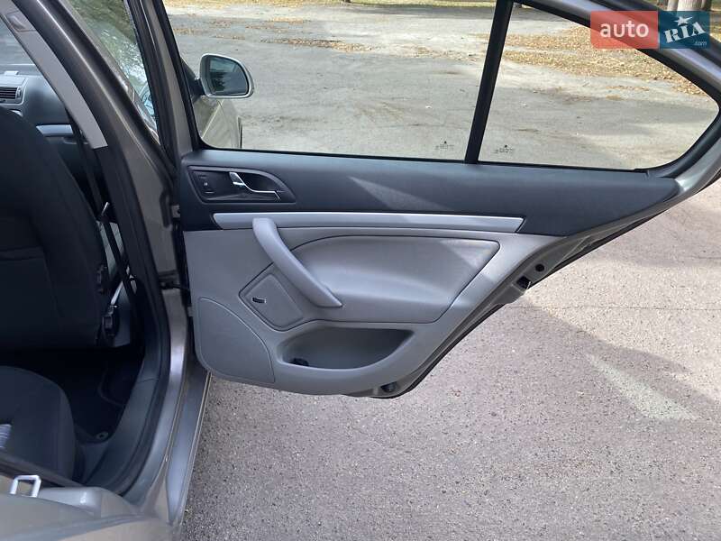 Ліфтбек Skoda Octavia 2011 в Лебедині