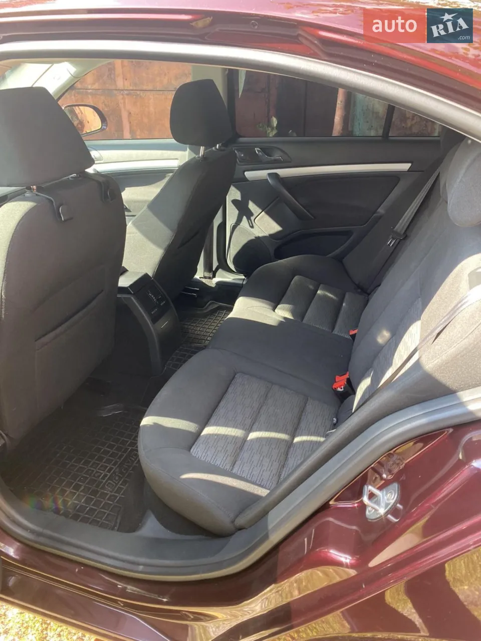 2010 Skoda Octavia - мініатюра 12