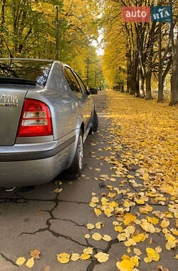 Лифтбек Skoda Octavia 2005 в 