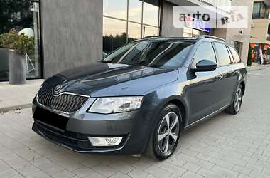 Універсал Skoda Octavia 2015 в Ужгороді