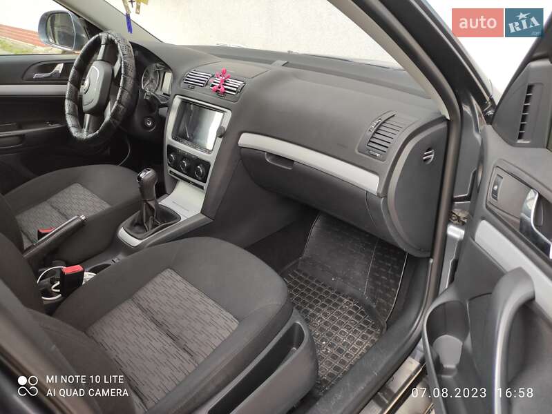 Лифтбек Skoda Octavia 2011 в Бучаче