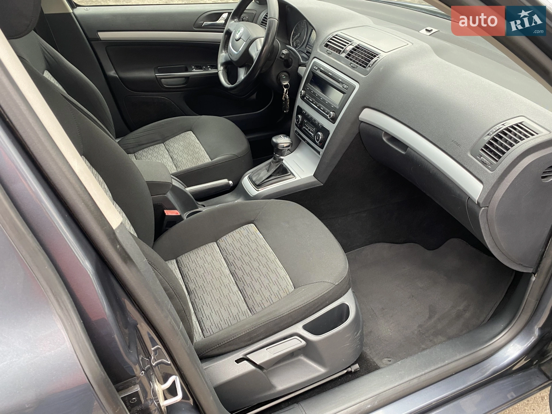 2010 Skoda Octavia - мініатюра 37