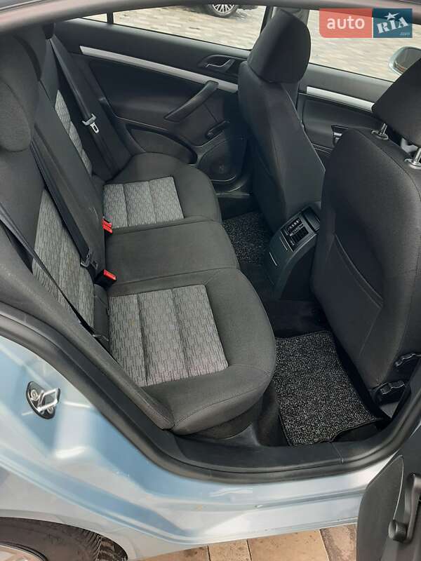 Лифтбек Skoda Octavia 2009 в Полтаве