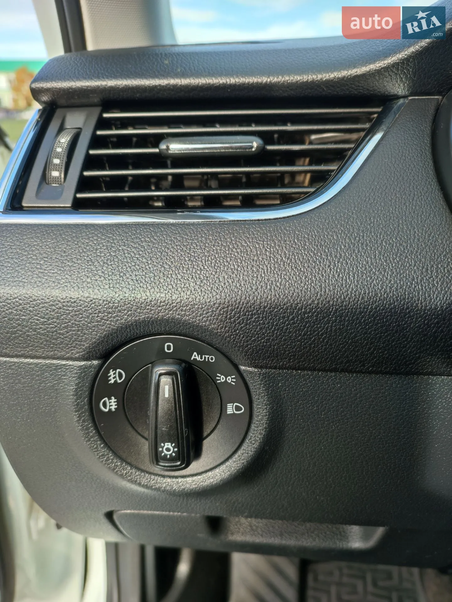 2015 Skoda Octavia - мініатюра 40
