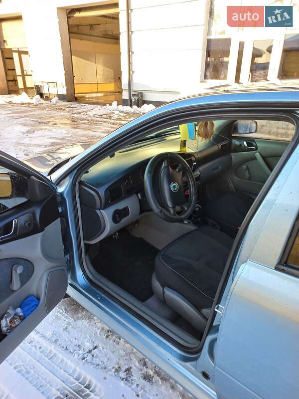 Ліфтбек Skoda Octavia 2003 в Яворові