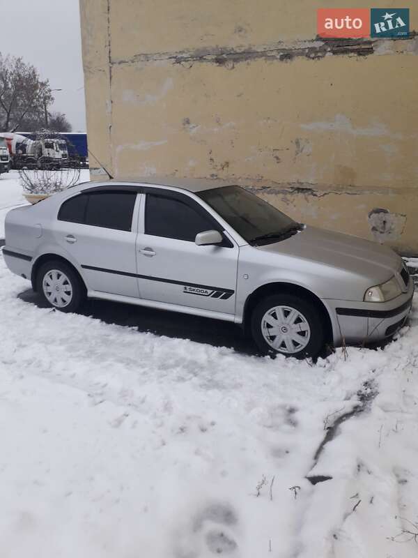 Лифтбек Skoda Octavia 2001 в Киеве