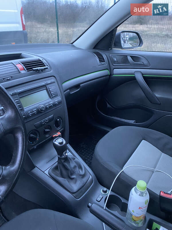 Лифтбек Skoda Octavia 2006 в Желтых Водах