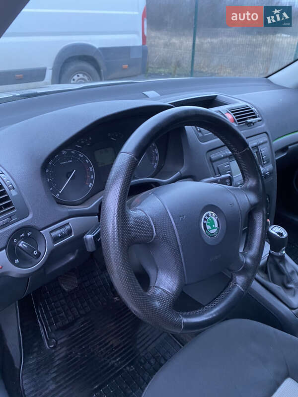 Лифтбек Skoda Octavia 2006 в Желтых Водах