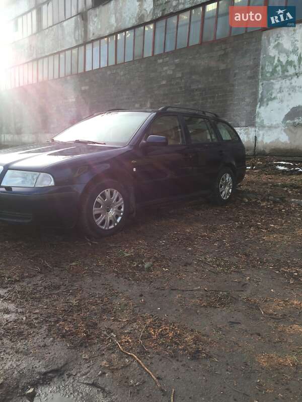 Универсал Skoda Octavia 2002 в Львове