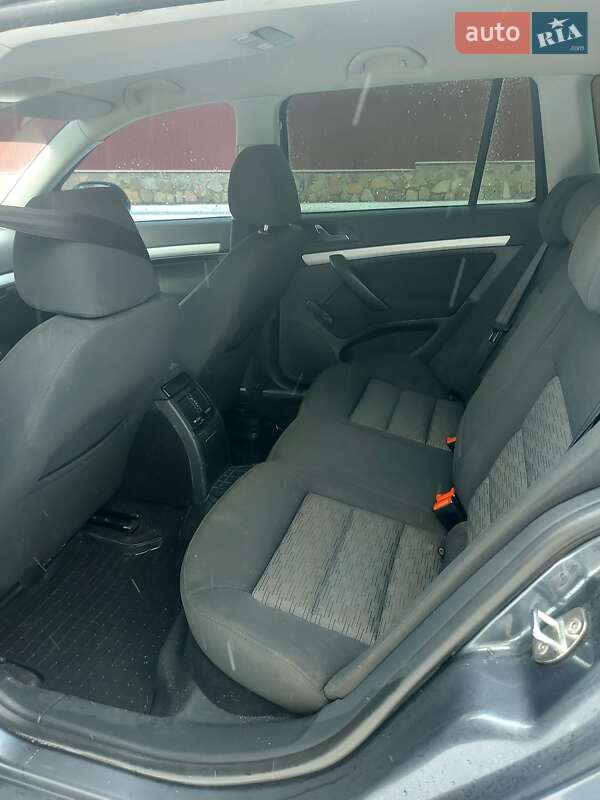 Универсал Skoda Octavia 2010 в Сарнах