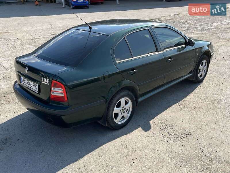 Лифтбек Skoda Octavia 2004 в Днепре