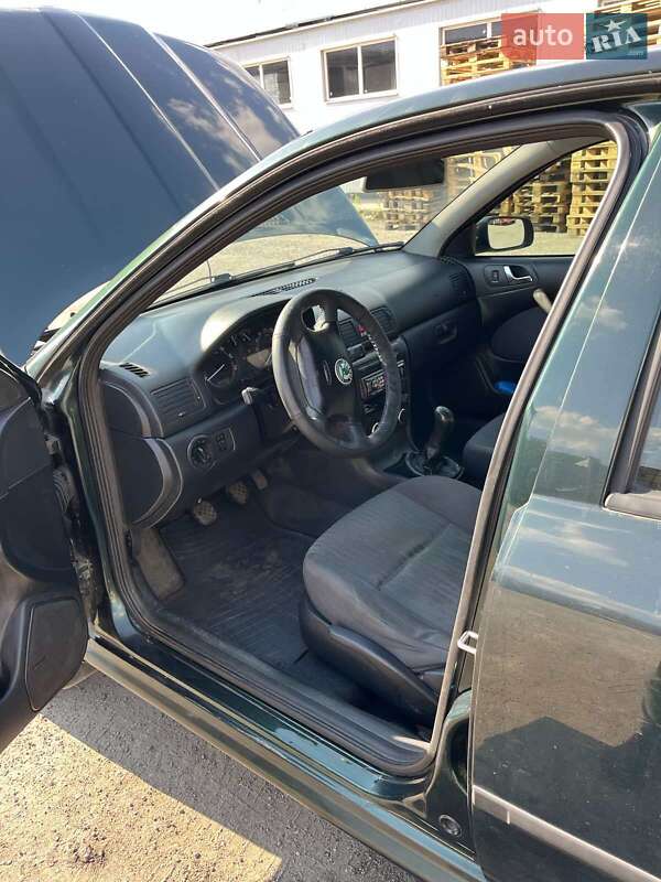 Лифтбек Skoda Octavia 2004 в Днепре