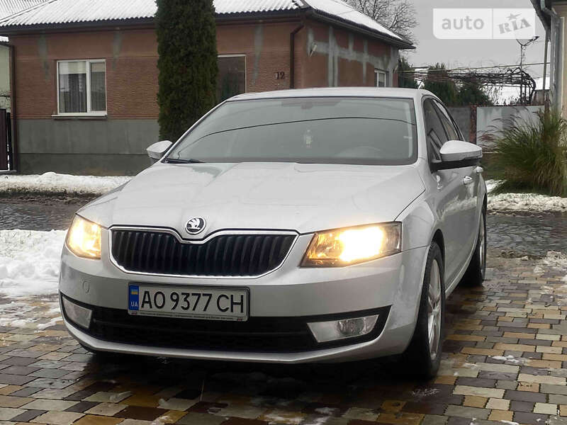 Ліфтбек Skoda Octavia 2016 в Ужгороді