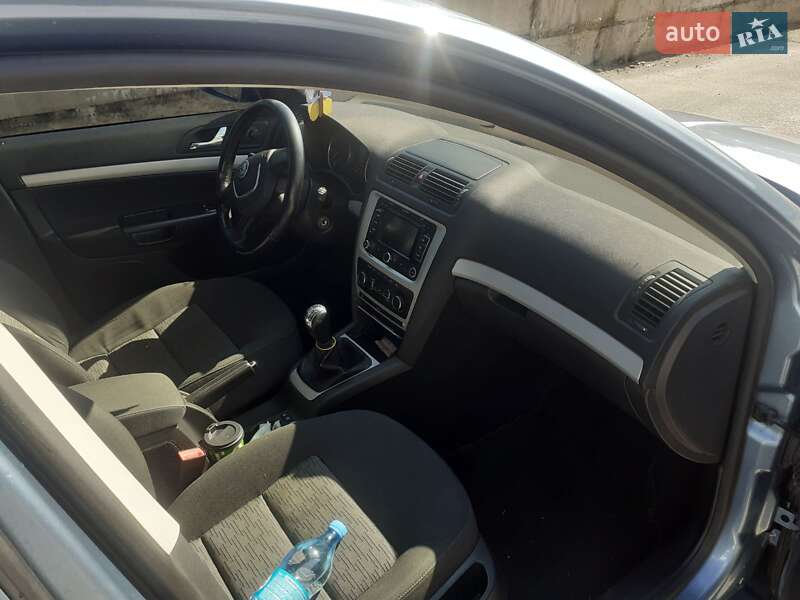 Універсал Skoda Octavia 2010 в Полтаві