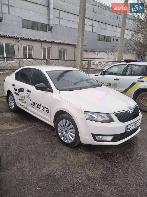 Лифтбек Skoda Octavia 2016 в Днепре