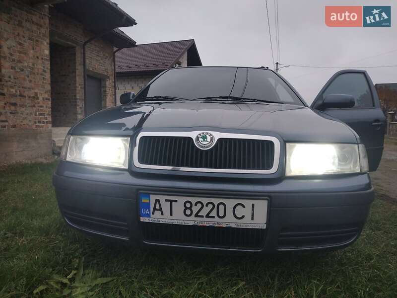 Універсал Skoda Octavia 2004 в Надвірній